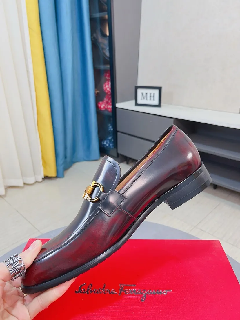 Men's shoes 💰500🌸🌸Water dyed cowhide 🆘[Salvatore Ferragamo] Ferragamo's latest casual business leather shoes for men! Available at counters simultaneously! The fabric is made of specially imported original suede calfskin, and the interior is made of imported water-dyed cowhide. It is absolutely luxurious and leads the fashion trend. Matching code: 38-44 45 customized